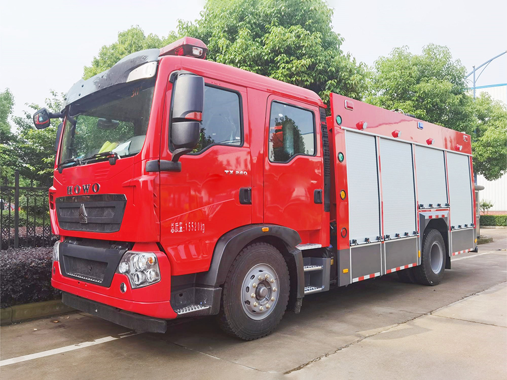 豪沃6吨泡沫消防车
