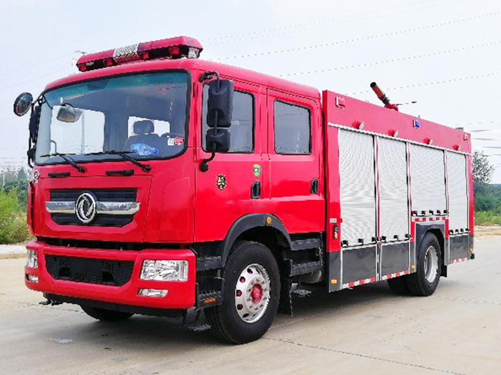 东风7吨泡沫消防车