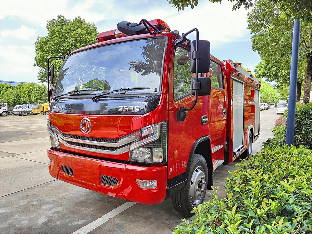 东风5吨泡沫消防车