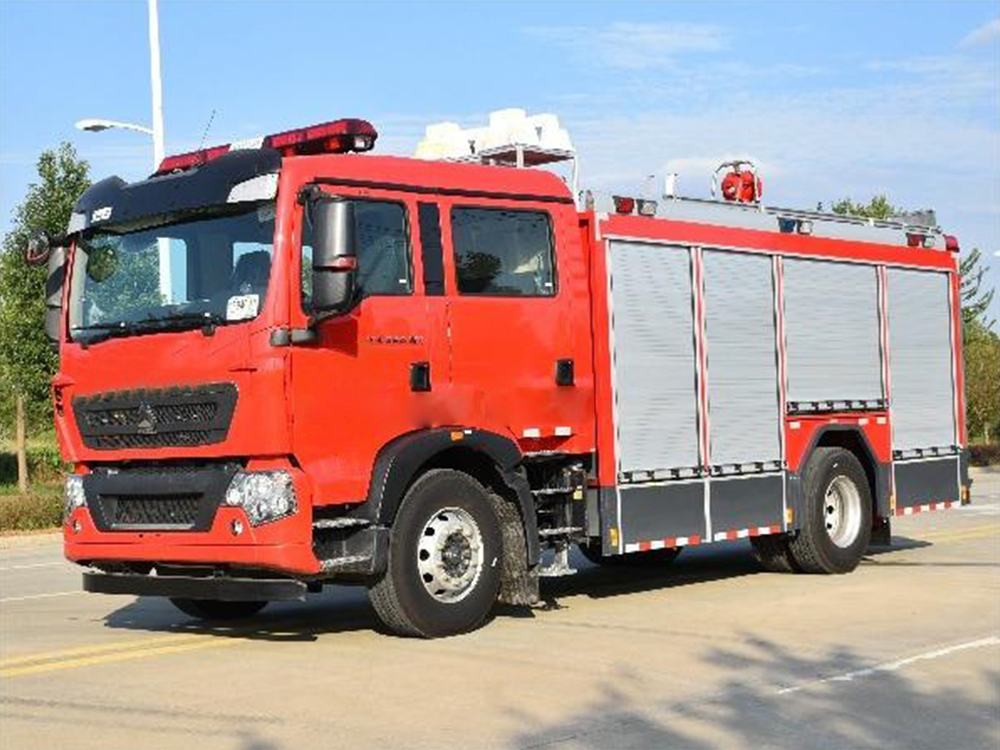 豪沃5吨压缩空气泡沫消防车
