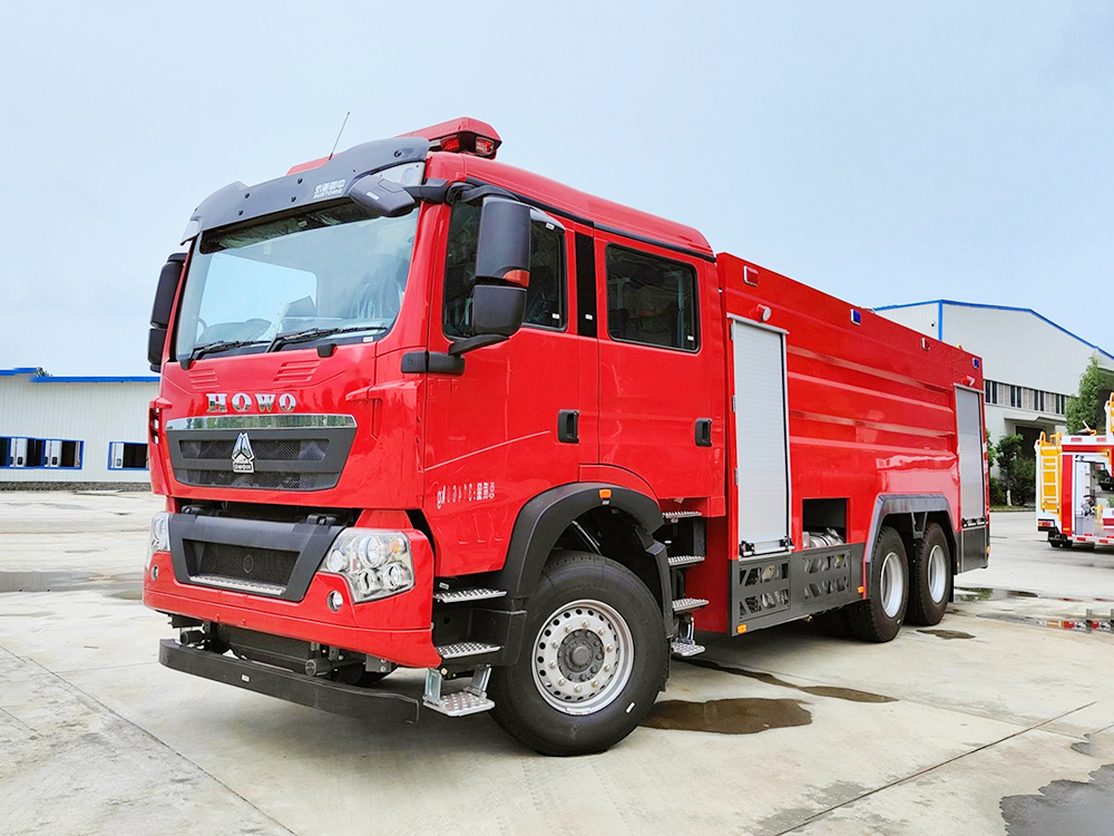 豪沃16吨泡沫消防车