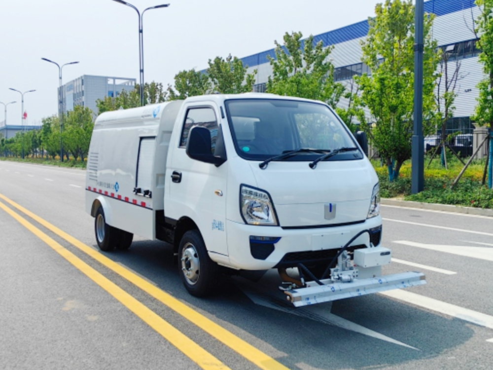 4.5吨纯电动路面养护车