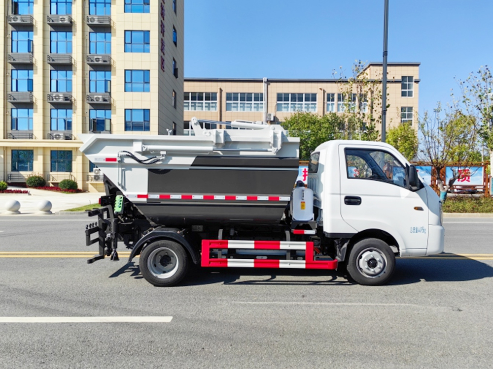 4.5吨纯电动自装卸式垃圾车