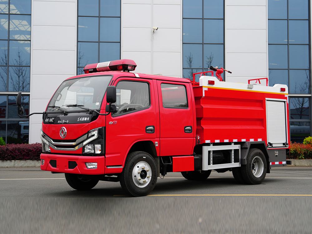 东风多利卡水罐消防车