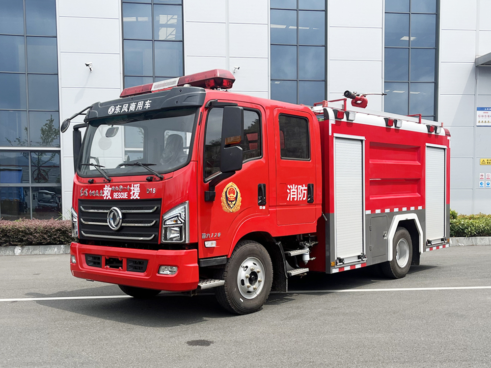 东风新汽水罐消防车