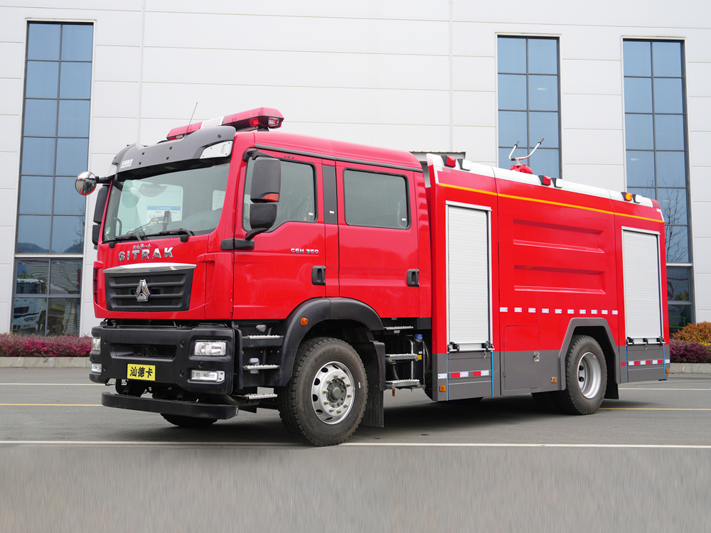 重汽汕德卡泡沫消防车