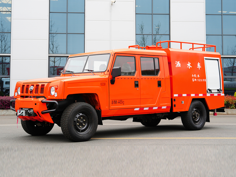 汽勇士双排洒水车